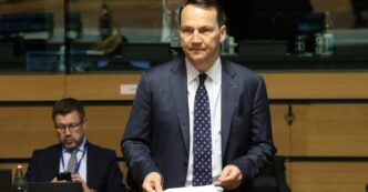 Сікорський: Росія може підготувати гібридну провокацію проти Польщі – офіційне попередження міністра закордонних справ 25