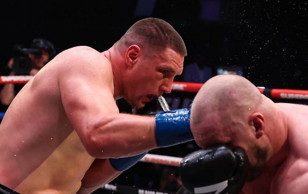 Владислав Сіренко нокаутував Отто Валліна в останні секунди турніру Zuffa Boxing 9 4 Владислав Сіренко нокаутував Отто Валліна в останні секунди турніру Zuffa Boxing 9 3