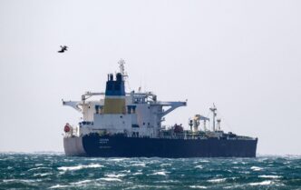 ЄС дозволив членам ЄС продавати конфісковану російську нафту у новому санкційному пакеті 27