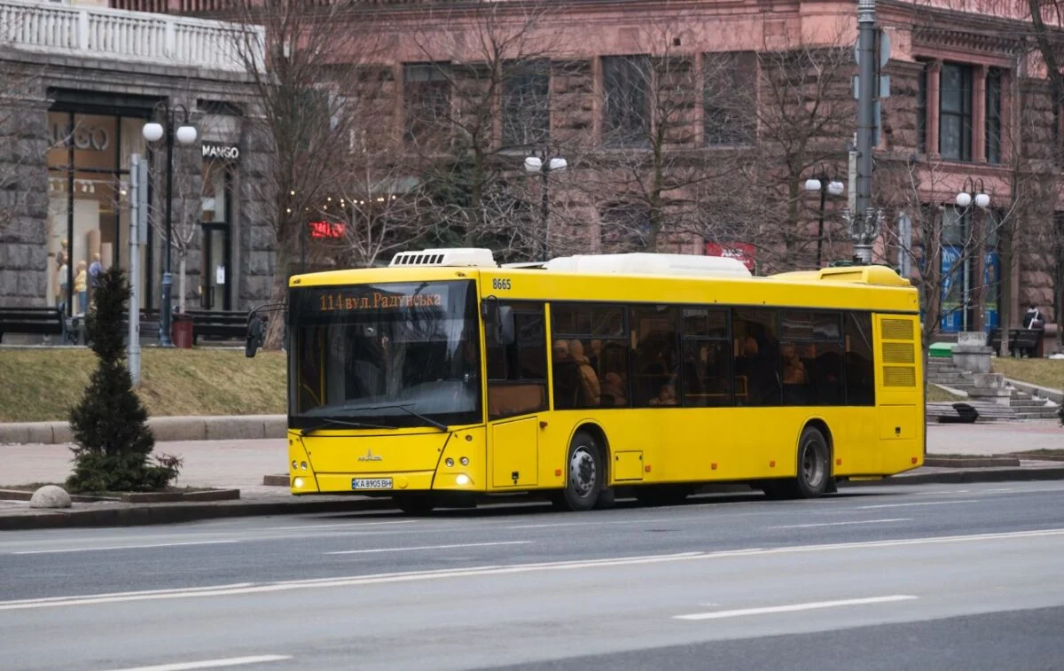 Громадський транспорт у Києві після російської атаки: зміни у маршрутах і тимчасові рішення 197