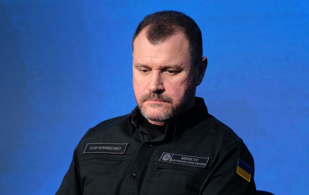 Фракція «Слуга народу» відкладатиме голосування за Ігоря Клименка на посаду міністра оборони 4 Фракція «Слуга народу» відкладатиме голосування за Ігоря Клименка на посаду міністра оборони 3