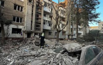 Нічна ракетна атака на Львів: понад 30 поранених, руйнування житлових будинків та школи 27