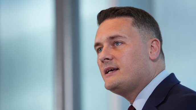 Вес Стрітінг, новий міністр оборони Великої Британії, озвучив позицію щодо підтримки України 18 Вес Стрітінг, новий міністр оборони Великої Британії, озвучив позицію щодо підтримки України 17