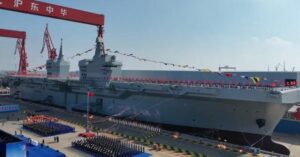 Китай завершив будівництво десантного корабля Type 076 з електромагнітними катапультами 203