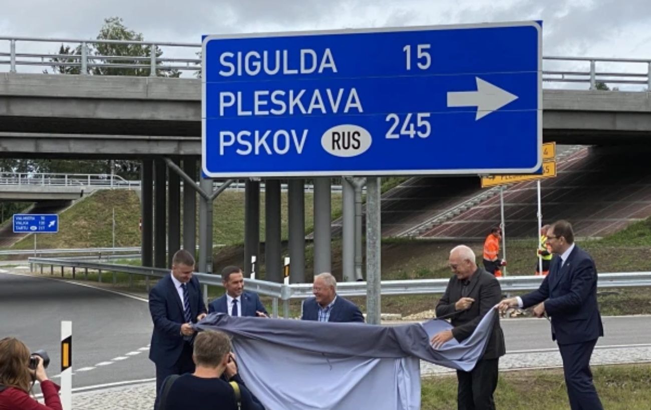 Латвія планує замінити дорожні знаки з назвами Росії та Білорусі до вересня 2026 року 5