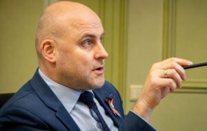 Прем’єр Латвії: Деякі країни ЄС отримують великі прибутки від війни в Україні 35