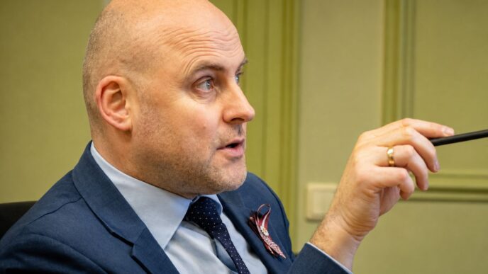 Прем’єр Латвії: Деякі країни ЄС отримують великі прибутки від війни в Україні 8 Прем’єр Латвії: Деякі країни ЄС отримують великі прибутки від війни в Україні 7
