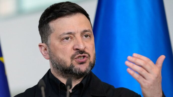 Зеленський закликав до посилення ППО після ракетного удару по Києву 8 Зеленський закликав до посилення ППО після ракетного удару по Києву 7