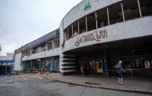 КМДА планує встановити тимчасовий наземний пішохідний перехід біля метро «Лук'янівська» після пошкоджень 43