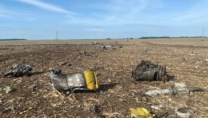 2 загиблих пілоти Су-24М: ДБР розкрило деталі розслідування катастрофи 16 2 загиблих пілоти Су-24М: ДБР розкрило деталі розслідування катастрофи 15