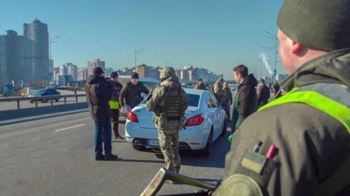 Вибухівка в бургері McDonald’s: дівчина намагалася підірвати військових на блокпосту під Черніговом 22 Вибухівка в бургері McDonald’s: дівчина намагалася підірвати військових на блокпосту під Черніговом 21