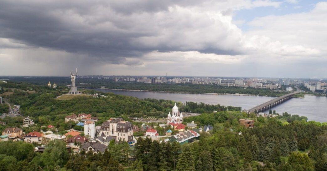 Київ 3 липня: грози, град і різке похолодання – прогноз синоптиків 4 Київ 3 липня: грози, град і різке похолодання – прогноз синоптиків 3