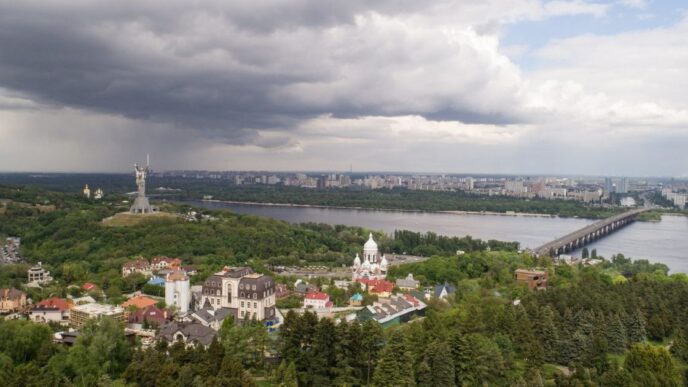 Київ 3 липня: грози, град і різке похолодання – прогноз синоптиків 16 Київ 3 липня: грози, град і різке похолодання – прогноз синоптиків 15