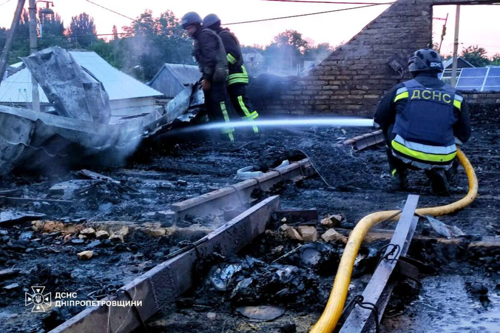 Росія вдарила КАБами по підприємству в Павлограді: 3 загиблих і 28 поранених 12 Росія вдарила КАБами по підприємству в Павлограді: 3 загиблих і 28 поранених 11