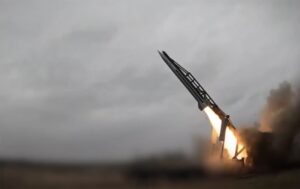 Україна застосувала власну далекобійну балістичну ракету проти РФ – дані Bloomberg 45