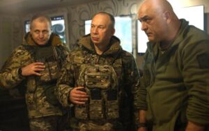 Вивчають за кордоном, але байкотують удома: парадокс ставлення до українських генералів 37