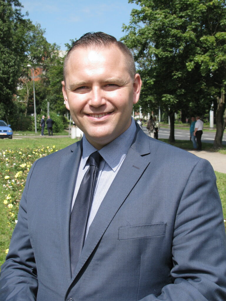 Хто такий Кароль Навроцький, біографія. Від гданського боксера до Президента Польщі 16 Хто такий Кароль Навроцький, біографія. Від гданського боксера до Президента Польщі 15