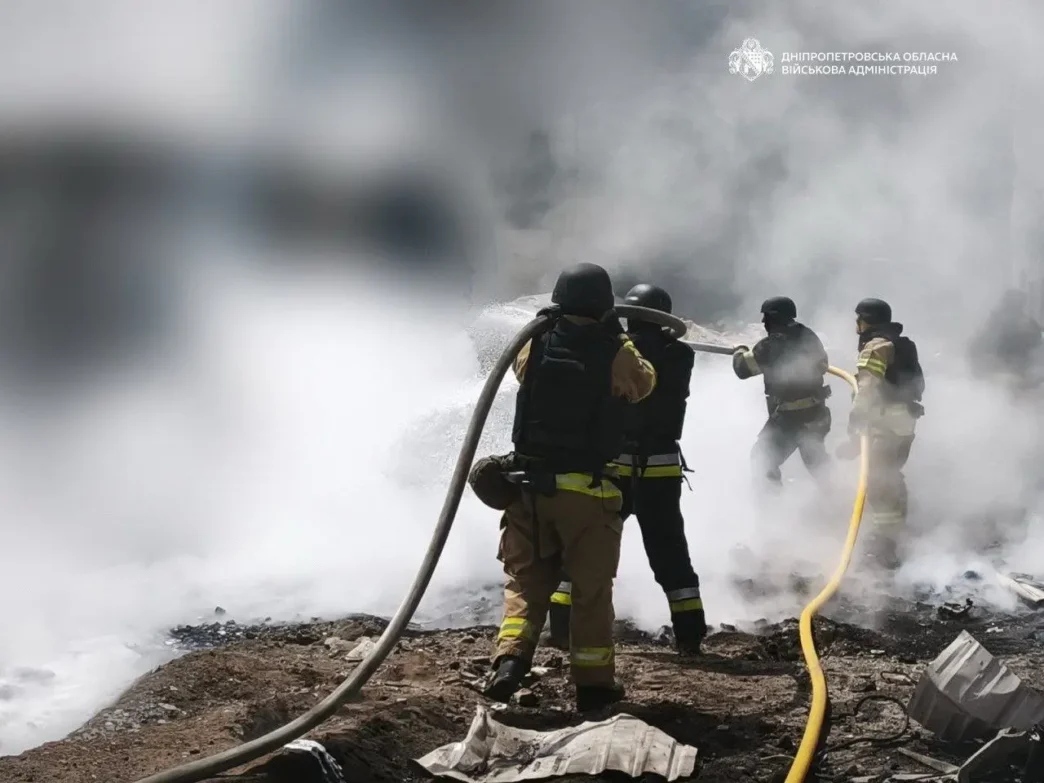 Росія вдарила КАБами по підприємству в Павлограді: 3 загиблих і 28 поранених 4 Росія вдарила КАБами по підприємству в Павлограді: 3 загиблих і 28 поранених 3