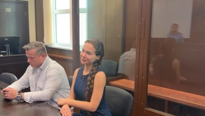 Порноактрисі Соні Мармеладовій дали 3 роки умовно і повернули вібратор 8 Порноактрисі Соні Мармеладовій дали 3 роки умовно і повернули вібратор 7