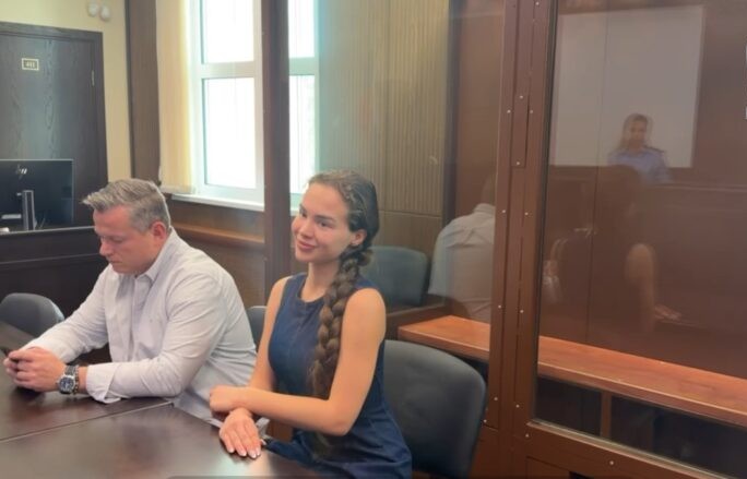 Порноактрисі Соні Мармеладовій дали 3 роки умовно і повернули вібратор 4 Порноактрисі Соні Мармеладовій дали 3 роки умовно і повернули вібратор 3