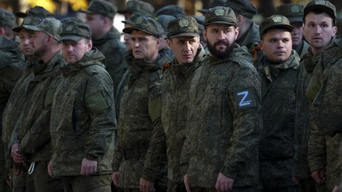 Вербування в армію РФ у Донецьку: нова схема «співу та примусу» 7