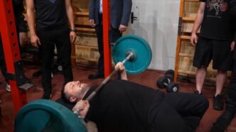 Зеленський зіграв у теніс і стріляв з лука з ветеранами у Франківську 297