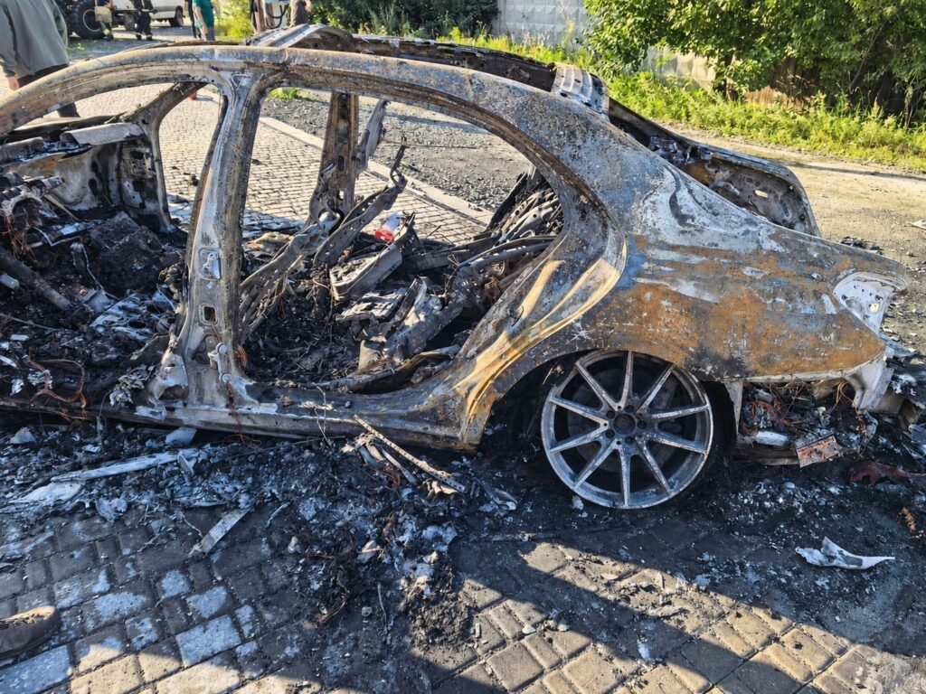 У РФ підірвали Mercedes директора дронів «Упир»: Володимир Ткачук у реанімації 10 У РФ підірвали Mercedes директора дронів «Упир»: Володимир Ткачук у реанімації 9