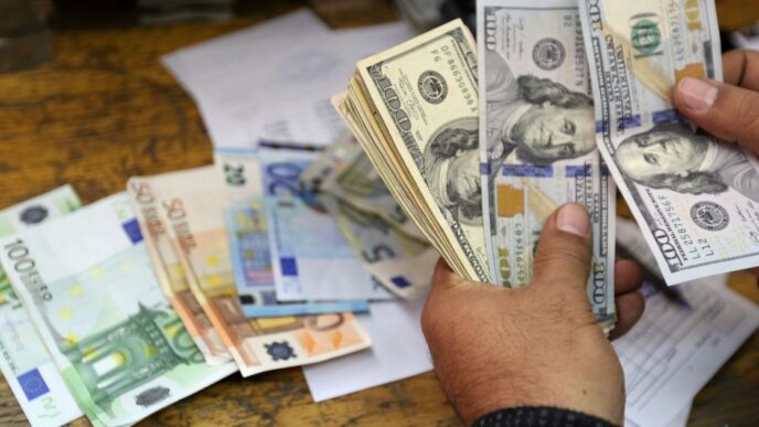 Курс валют на 1 серпня 2026: офіційні дані НБУ про долар, євро та злотий 43