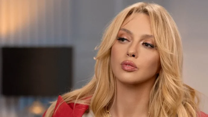 Оля Полякова спростувала чутки про «замовну» ДТП та пояснила обставини інциденту 10 Оля Полякова спростувала чутки про «замовну» ДТП та пояснила обставини інциденту 9