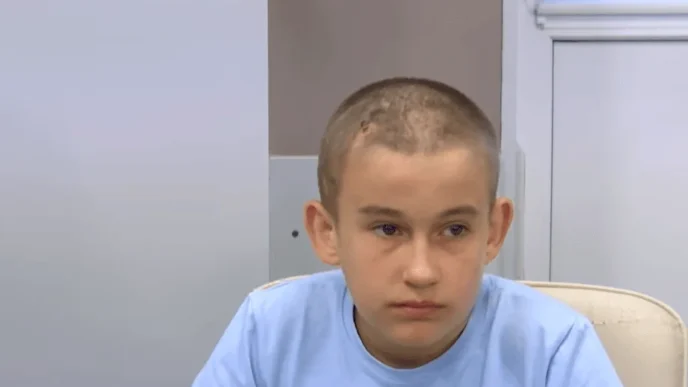 13‑річний Родіон: травма мозку від дрона «Молнія», успішна операція та повернення до життя 11