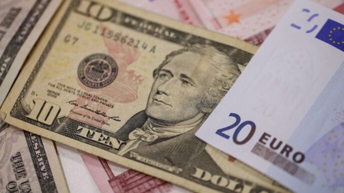 Курс валют на неділю 2 серпня 2026: долар, євро, злотий 28 Курс валют на неділю 2 серпня 2026: долар, євро, злотий 27