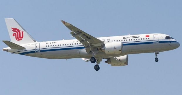 Новий китайський авіалайнер COMAC C919 «розвалюється» у повітрі – ЗМІ 1