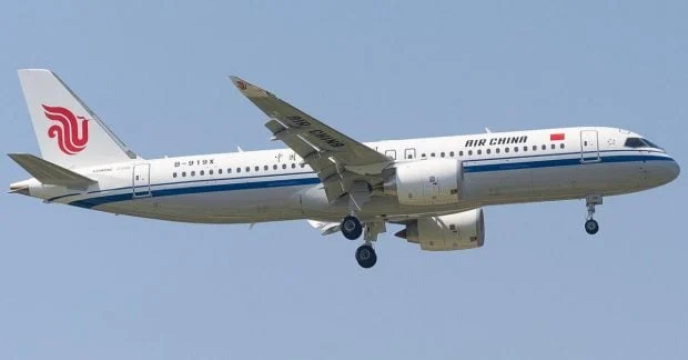 Новий китайський авіалайнер COMAC C919 «розвалюється» у повітрі – ЗМІ 49
