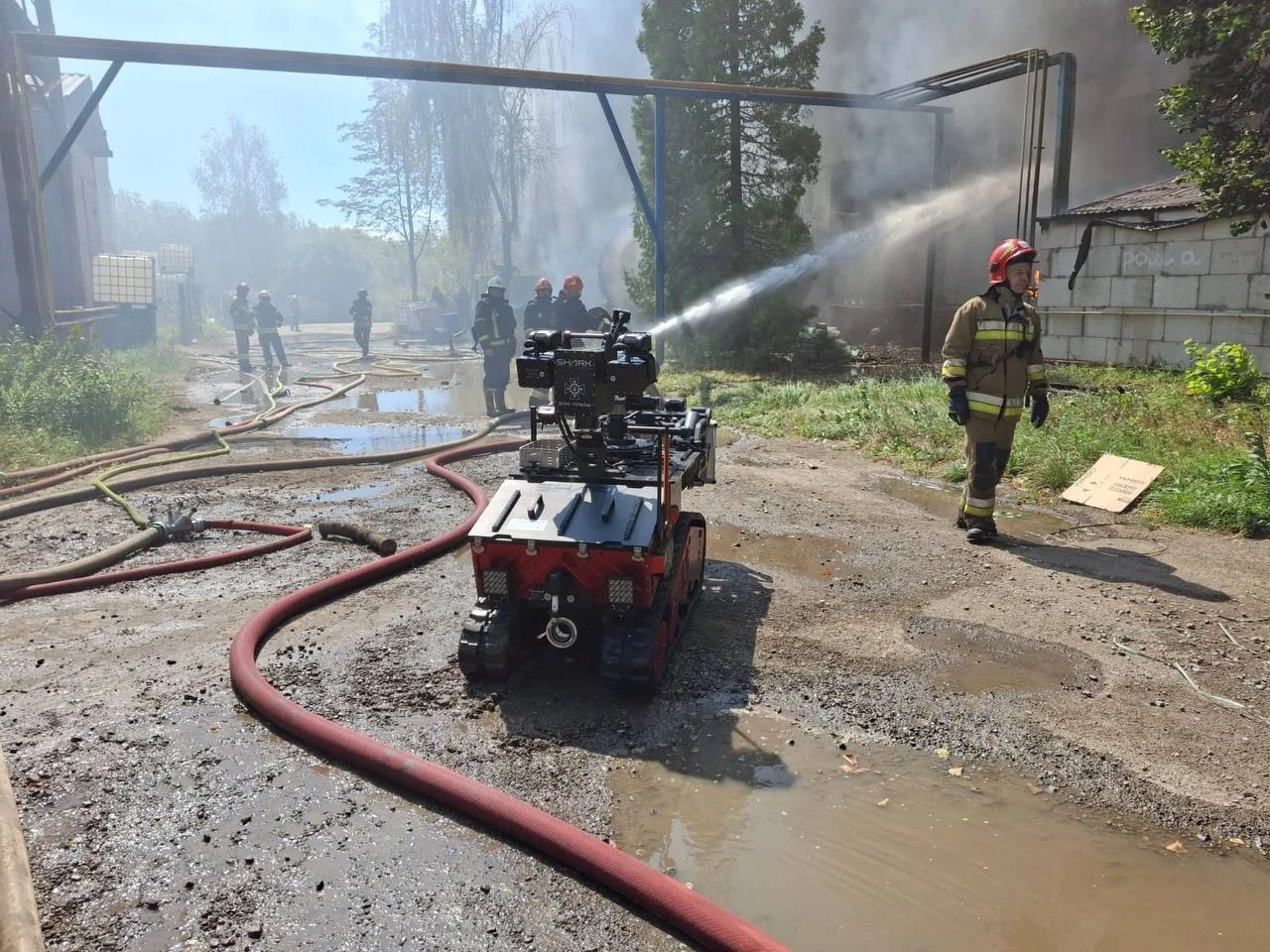 У Львові на заводі «Іскра» згоріли двоє людей: склад з аерозолями охопив вогонь 13
