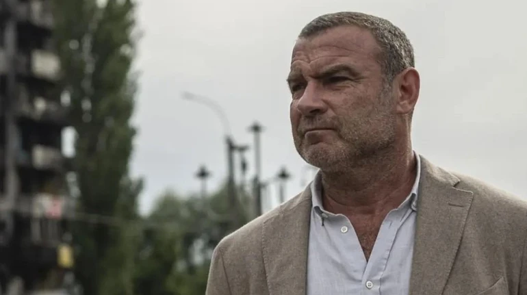 Лієв Шрайбер відвідав Солом’янський район Києва після російського удару: огляд наслідків 5