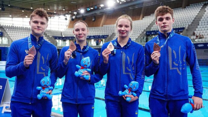Україна здобула бронзову медаль у командних стрибках у воду на Євро‑2026 у Парижі 34 Україна здобула бронзову медаль у командних стрибках у воду на Євро‑2026 у Парижі 33