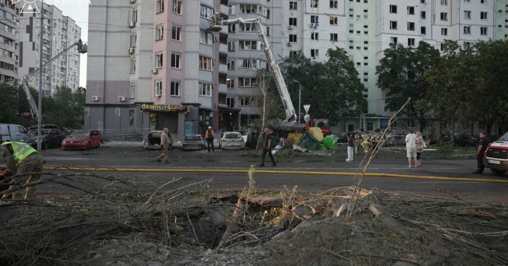 Російська нічна атака на житлові будинки в Києві: оновлені дані про загиблих і поранених 4 Російська нічна атака на житлові будинки в Києві: оновлені дані про загиблих і поранених 3