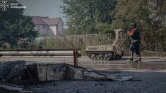 Житомирську трасу відкрили після вибуху в селі Мила: ДСНС повідомляє про наслідки 345