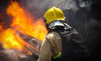 Українські рятувальники допомагають гасити велику лісову пожежу у французькому департаменті Жиронда 9