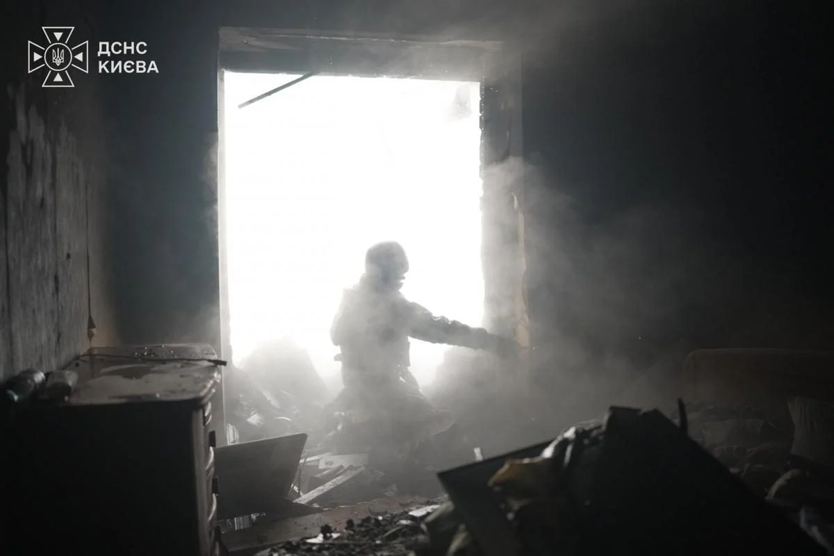 Дрон вразив багатоповерхівку в центрі Києва: загинув 14‑річний підліток, є поранені 13
