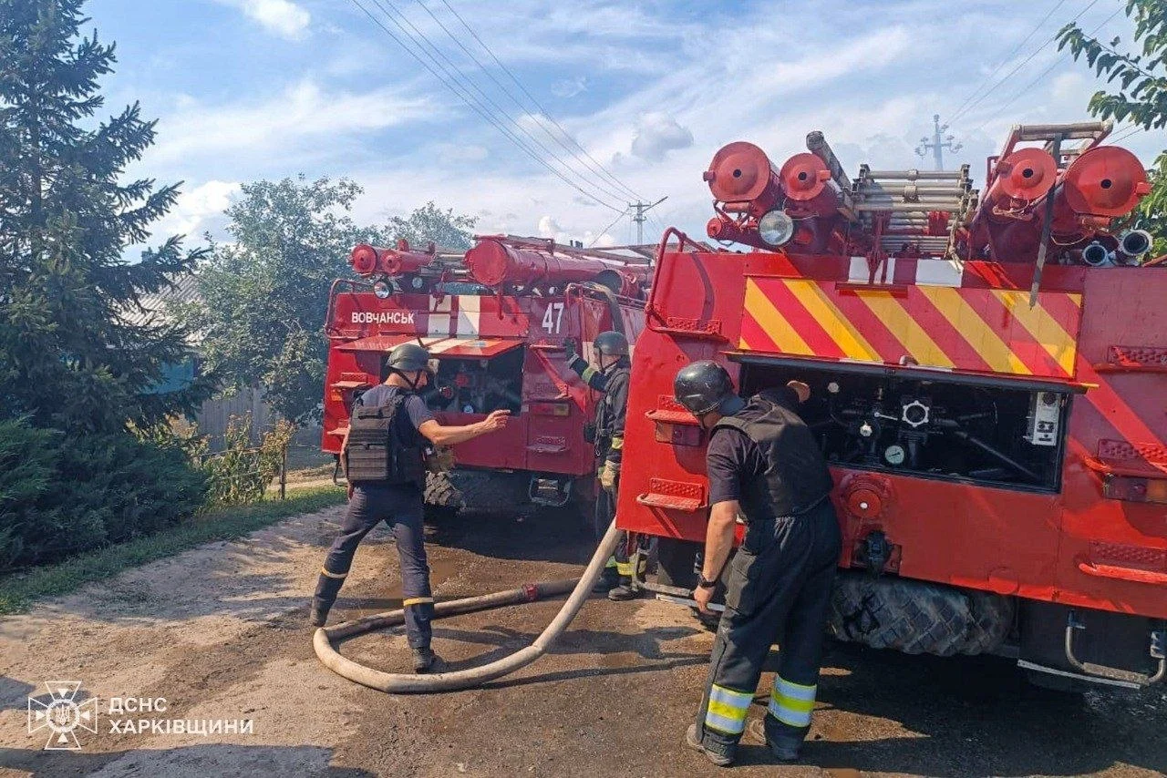 Ракетний удар РФ по селищу Печеніги: 10 поранених, серед них діти 13
