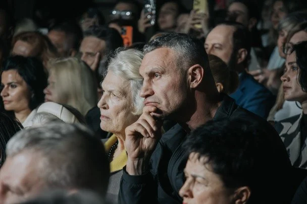 Сім’я Віталія Кличка: діти, стосунки з колишньою дружиною та спільне життя з мамою 6 Сім’я Віталія Кличка: діти, стосунки з колишньою дружиною та спільне життя з мамою 5