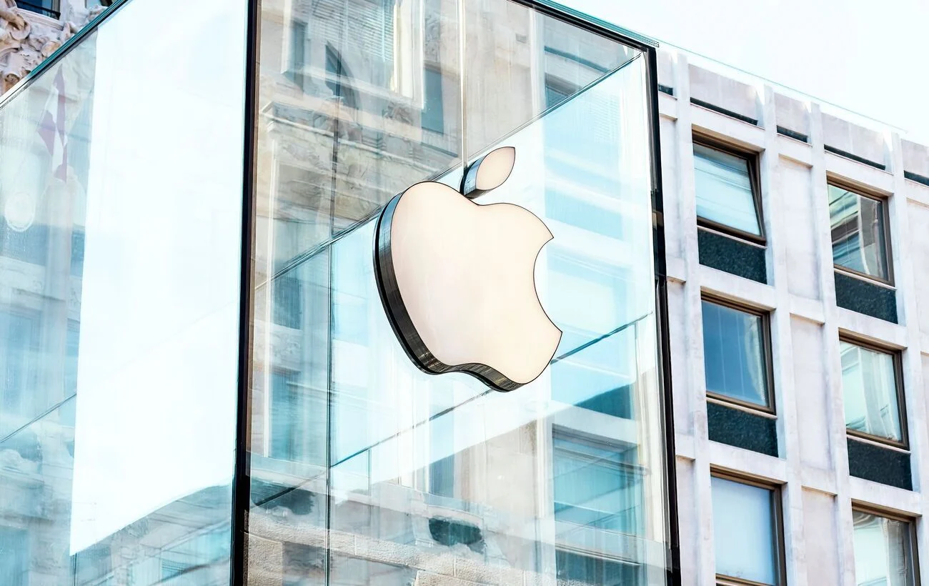 Apple 2026: нові складний iPhone Ultra, камери в AirPods та оновлення Siri 31
