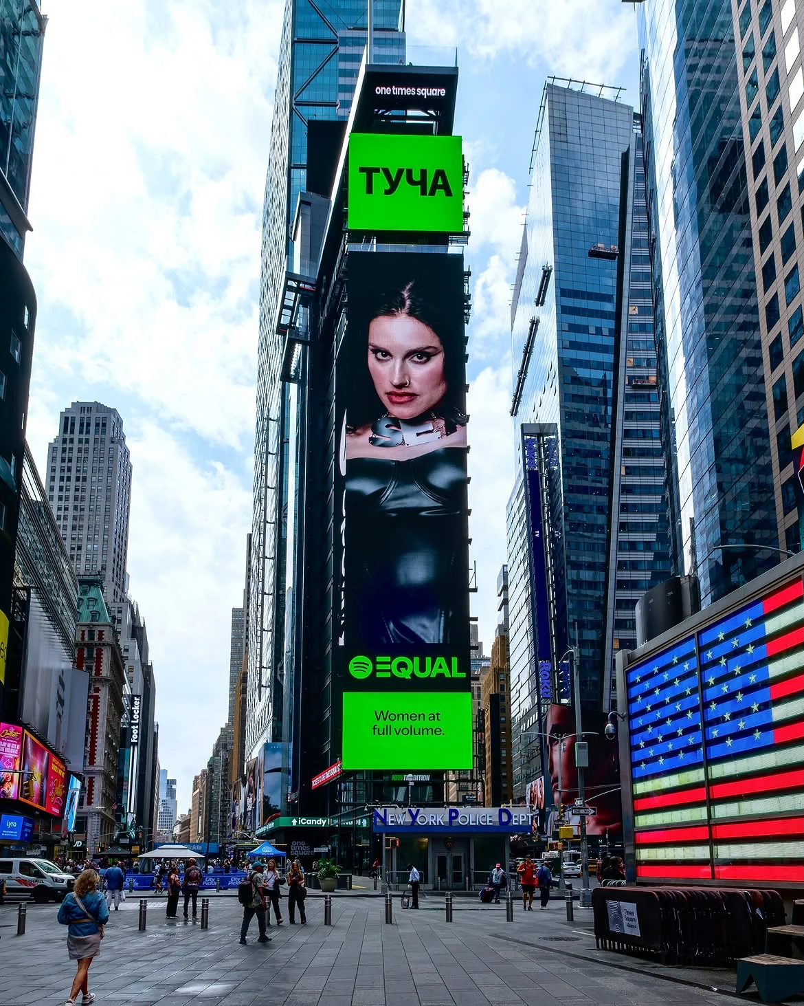 Українська співачка ТУЧА на білборді Таймс-сквер у рамках Spotify EQUAL 2026 5