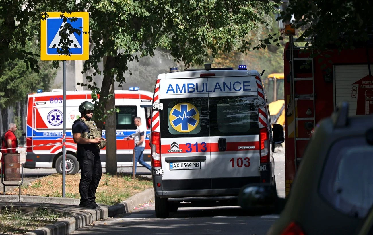 Російська денна атака на Київ: обстріл, пожежа в Солом'янському районі, постраждалі 17