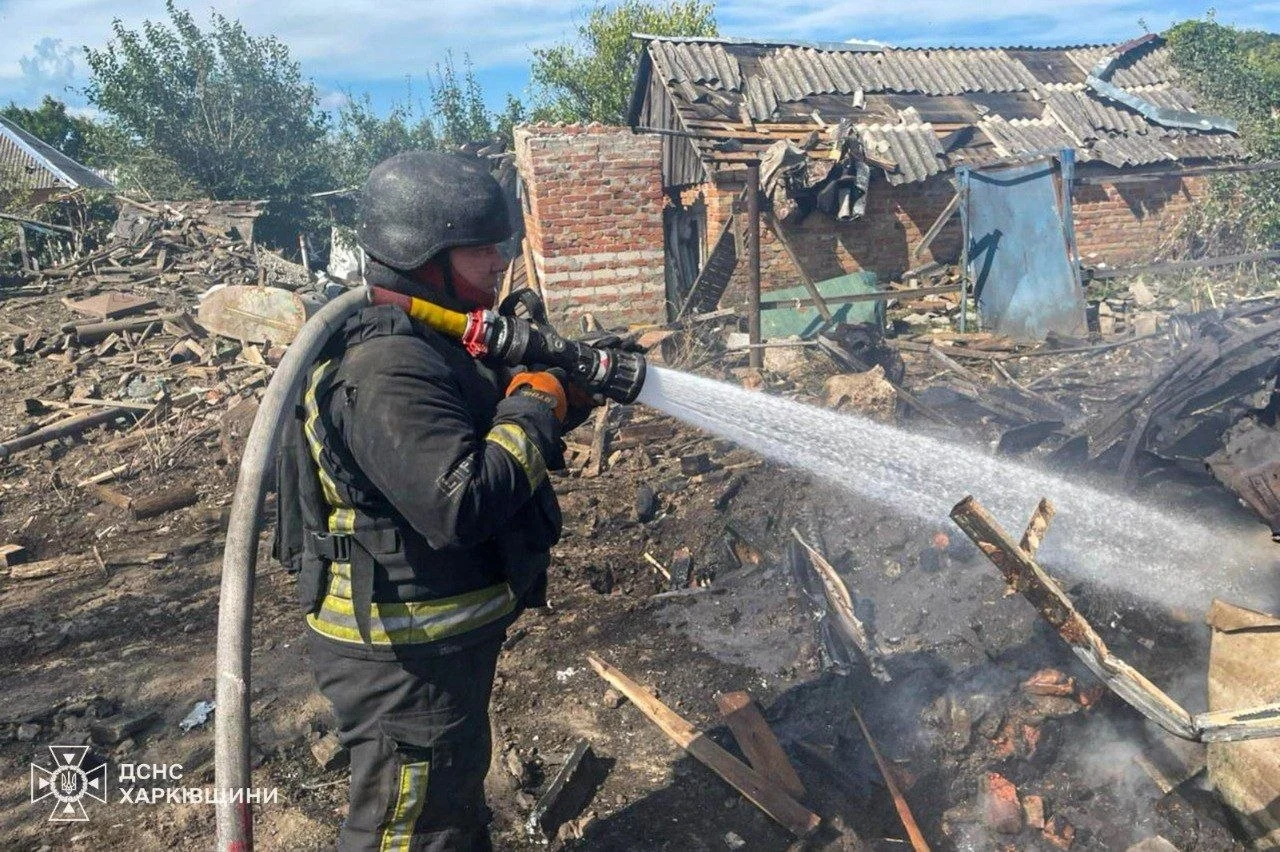 Ракетний удар РФ по селищу Печеніги: 10 поранених, серед них діти 11