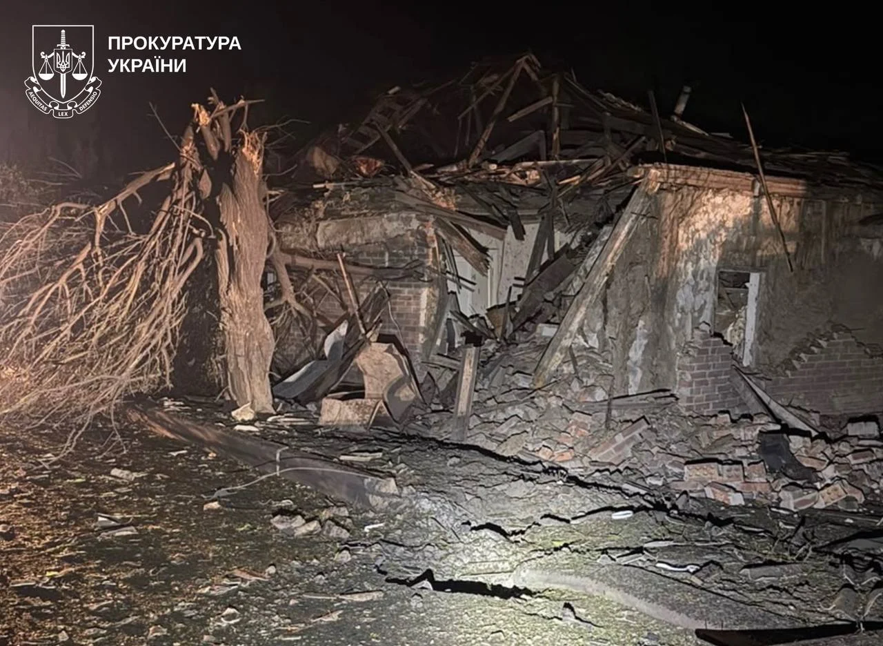 Російський удар по Лозовій (Харківщина) 21 вересня: пошкоджено вокзал, загинуло 1 людина 5