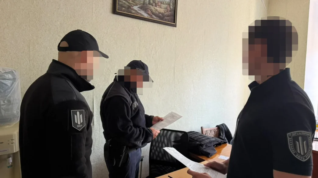 7 тисяч доларів за втечу через Білорусь: патрульному з Кривого Рогу повідомили про підозру 3