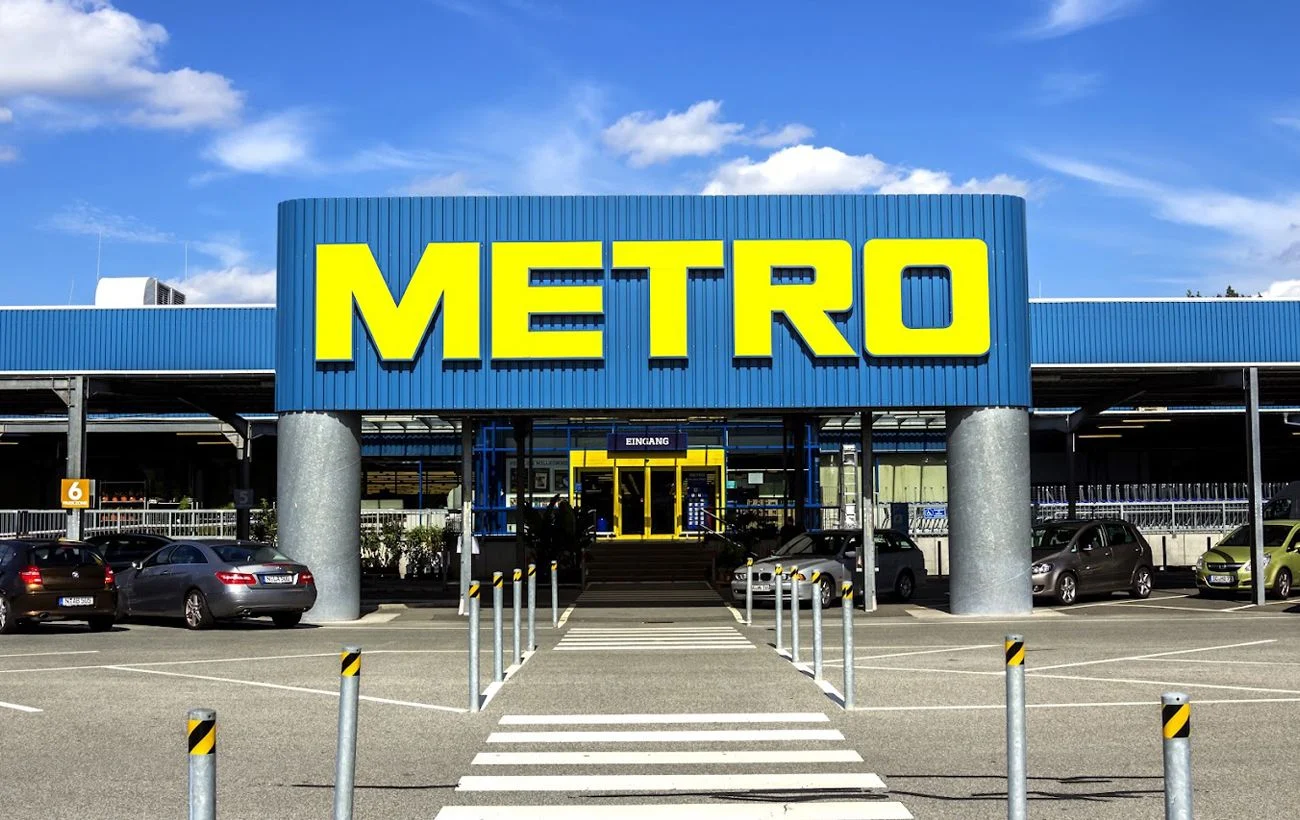Пошкодження гіпермаркету «Метро» в Миколаєві після російської атаки 17