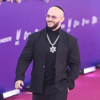 Хто такий Джиган: біографія скандального репера-зрадника, який розстріляв прислугу на очах у дітей 6 Хто такий Джиган: біографія скандального репера-зрадника, який розстріляв прислугу на очах у дітей 5